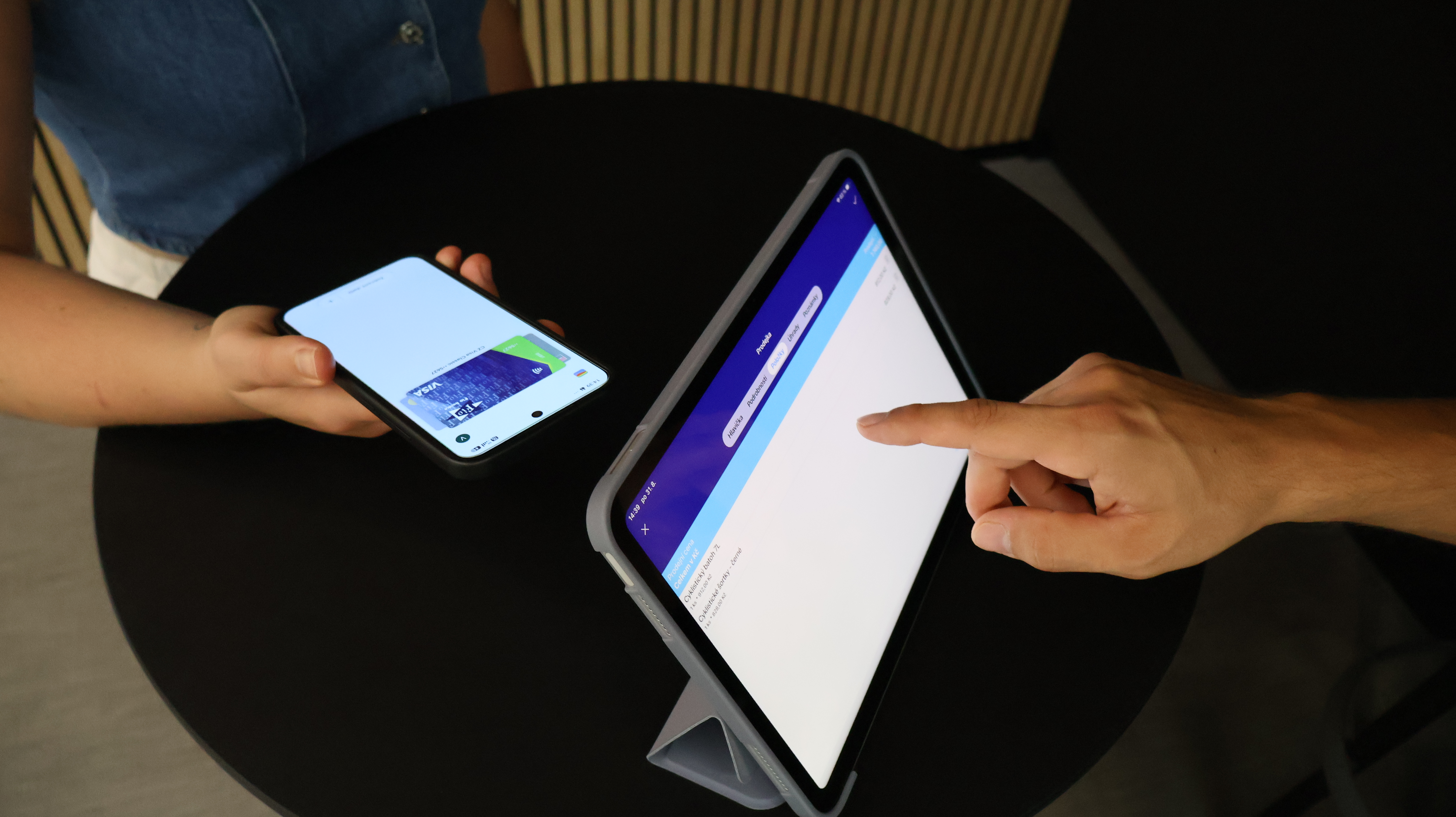 On line fakturu vystavíš na webu. Pro fakturaci v terénu využiješ mobilní aplikaci.