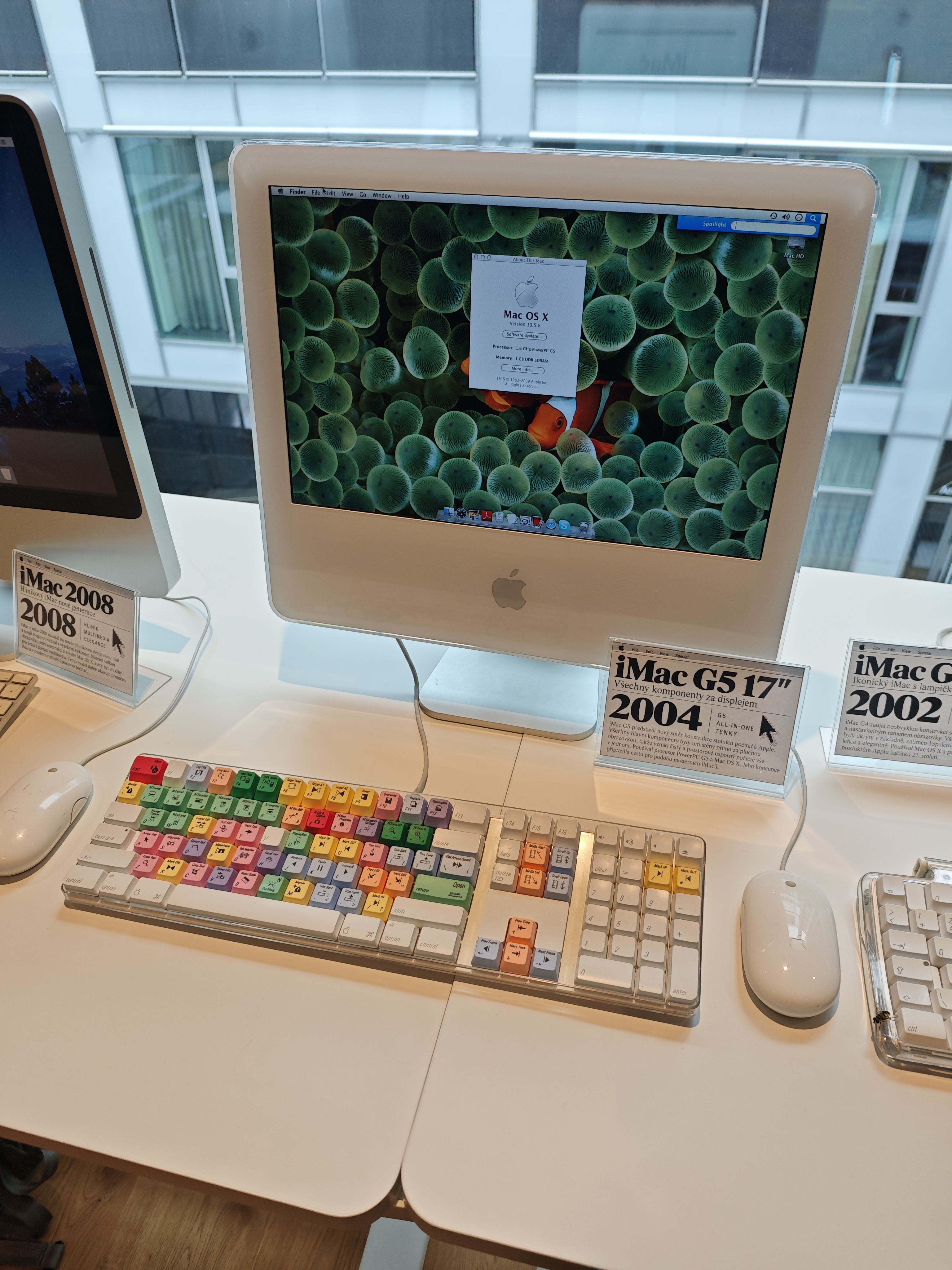 Historické modely MacBooků na iPhone Summitu